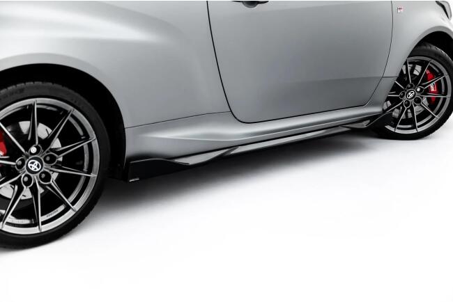 Maxton Design Seitenschweller (Paar) V.2 für Toyota GR Yaris Mk4 Facelift Hochglanz schwarz
