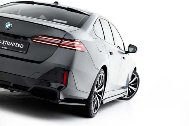 Maxton Design Diffusor Flaps V.2 für BMW 5er / i5 M-Paket Limousine / Touring G60 / G61 Hochglanz schwarz