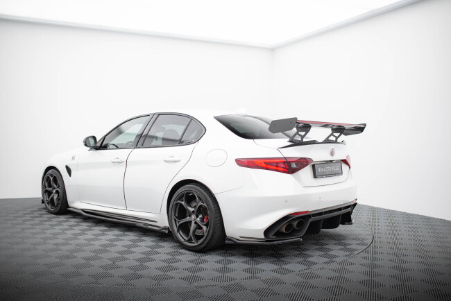 Maxton Design Carbon Heckflügel Heckspoiler mit LED für Alfa Romeo Giulia Quadrifoglio