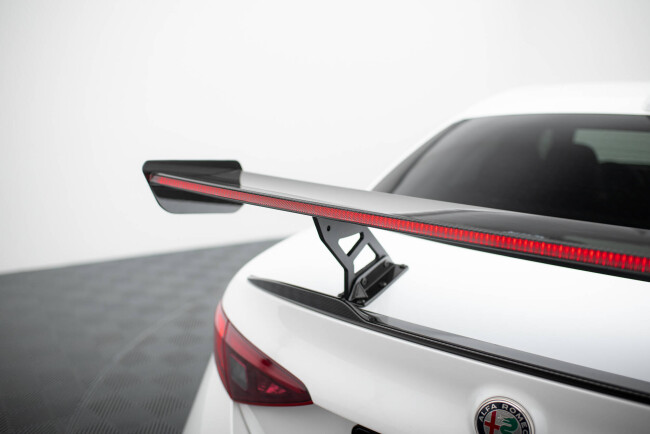 Maxton Design Carbon Heckflügel Heckspoiler mit LED für Alfa Romeo Giulia Quadrifoglio