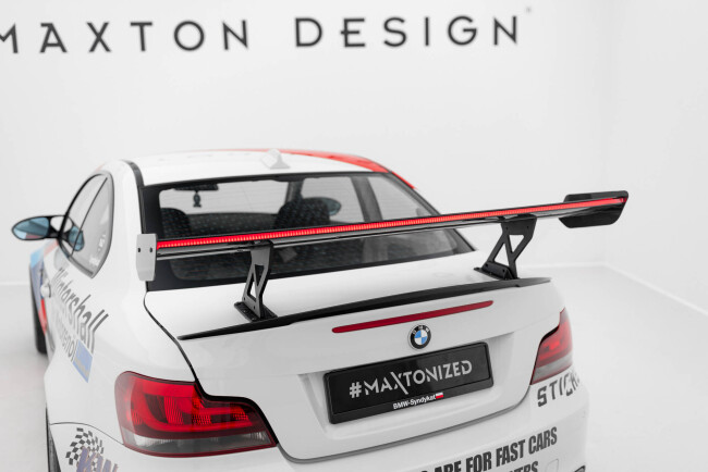 Maxton Design Carbon Heckflügel Heckspoiler mit Standfuß innen V.1 und LED für BMW 1er M E82