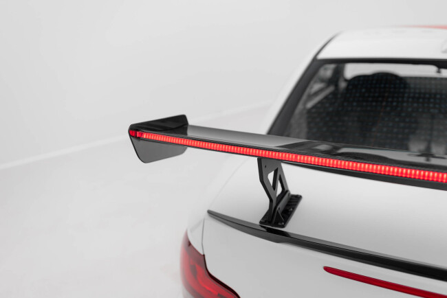Maxton Design Carbon Heckflügel Heckspoiler mit Standfuß innen V.1 und LED für BMW 1er M E82
