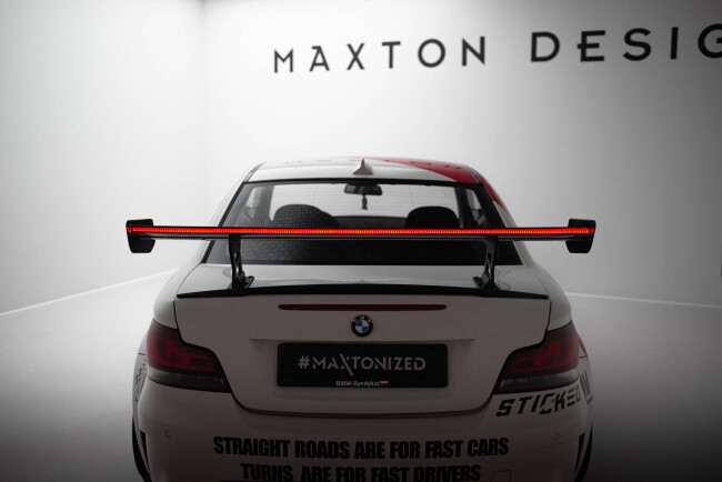 Maxton Design Carbon Heckflügel Heckspoiler mit Standfuß innen V.2 und LED für BMW 1er M E82