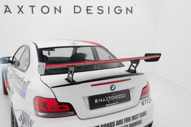 Maxton Design Carbon Heckflügel Heckspoiler mit Standfuß innen V.2 und LED für BMW 1er M E82
