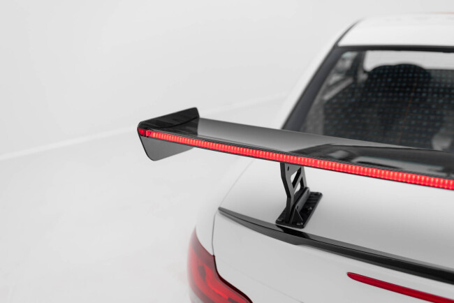 Maxton Design Carbon Heckflügel Heckspoiler mit Standfuß innen V.2 und LED für BMW 1er M E82