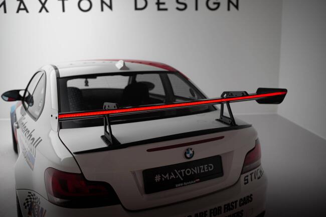 Maxton Design Carbon Heckflügel Heckspoiler mit Schwanenhals Halterungen und LED für BMW 1er M E82