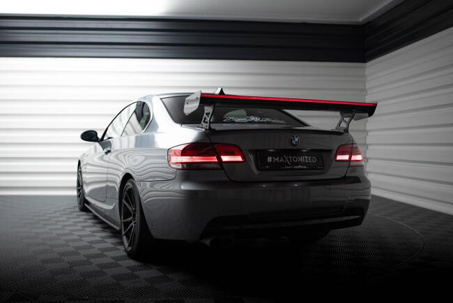 Maxton Design Carbon Heckflügel Heckspoiler mit Standfuß außen und LED für BMW 3er / M3 Coupe E92