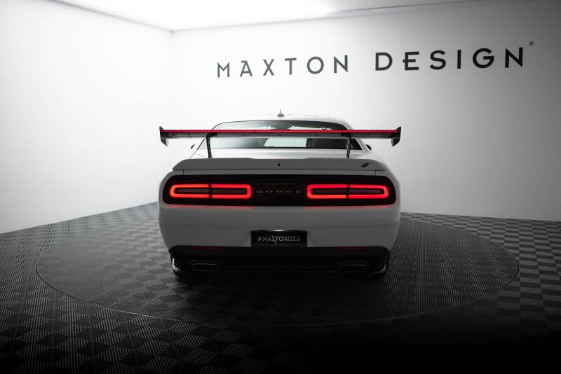Maxton Design Carbon Heckflügel Heckspoiler V.1 mit LED für Dodge Challenger Mk3