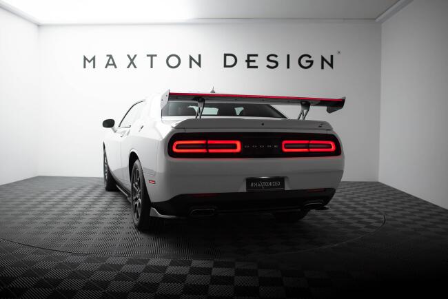 Maxton Design Carbon Heckflügel Heckspoiler V.1 mit LED für Dodge Challenger Mk3