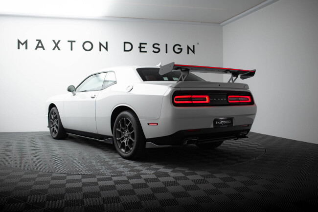 Maxton Design Carbon Heckflügel Heckspoiler V.1 mit LED für Dodge Challenger Mk3