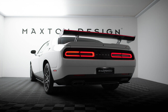 Maxton Design Carbon Heckflügel Heckspoiler V.1 mit LED für Dodge Challenger Mk3