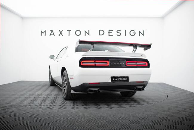 Maxton Design Carbon Heckflügel Heckspoiler V.2 mit LED für Dodge Challenger Mk3
