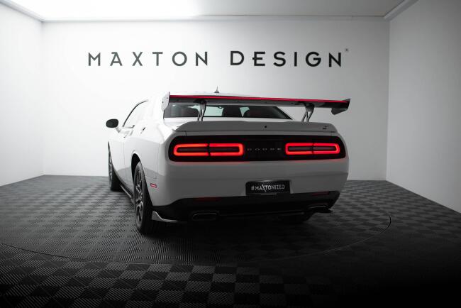 Maxton Design Carbon Heckflügel Heckspoiler V.2 mit LED für Dodge Challenger Mk3