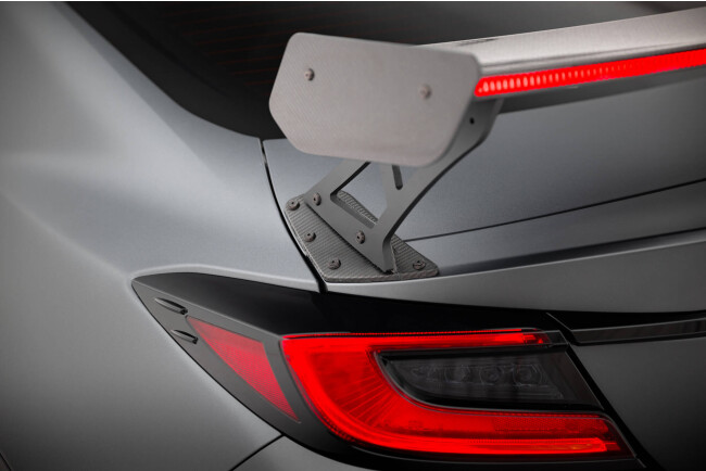 Maxton Design Carbon Heckflügel Heckspoiler mit Standfuß außen und LED für Toyota GR86 / Subaru BRZ Mk2