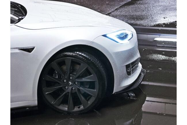Maxton Design Frontlippe V.1 für Tesla Model S Facelift Hochglanz schwarz