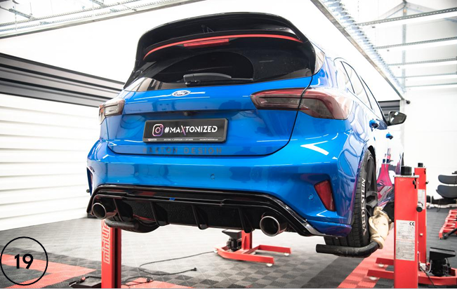 Maxton Ford Focus MK4 ST Heckdiffusor Montage